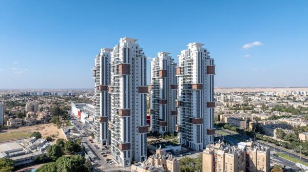 טוביהו דוד 123, שכונה ט