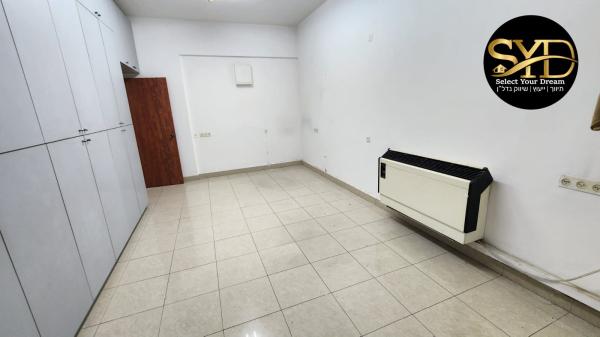 מונטיפיורי 20, מרכז העיר