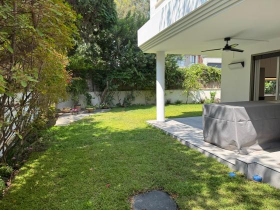 בשכונת נווה רום