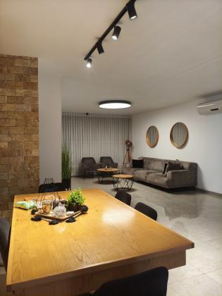 זרובבל 13, מרכז העיר מזרח