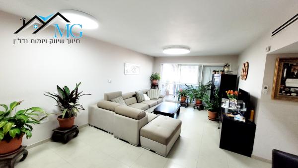 המעפילים 65, תל גיבורים