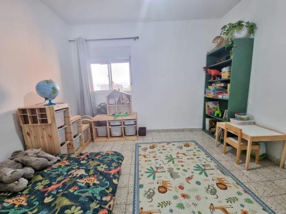 ששת הימים 158, אורים