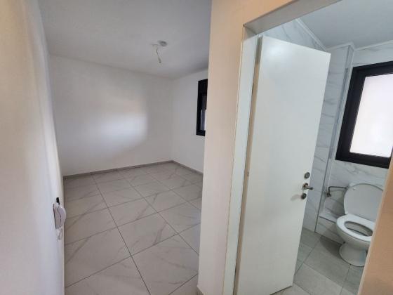 לויתן 4, עין התכלת