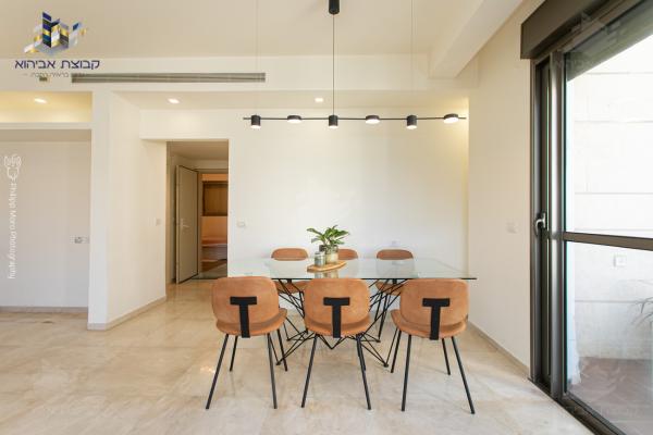 חלמיש 4, רמת אלמוגי