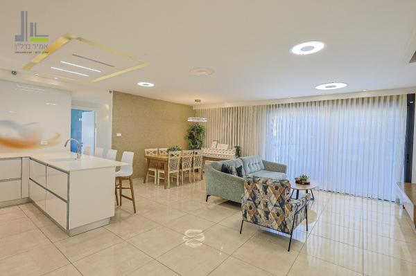 ישעיהו משורר 16, הדר גנים