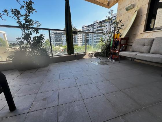 רחל המשוררת, הירוקה המערבית