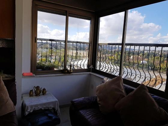 דרך חברון 35, אבו תור