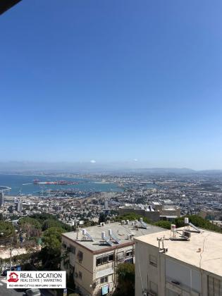 אלחנן יצחק, מרכז הכרמל