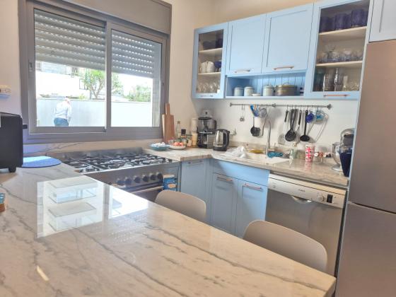 הסיבים 48, גיורא