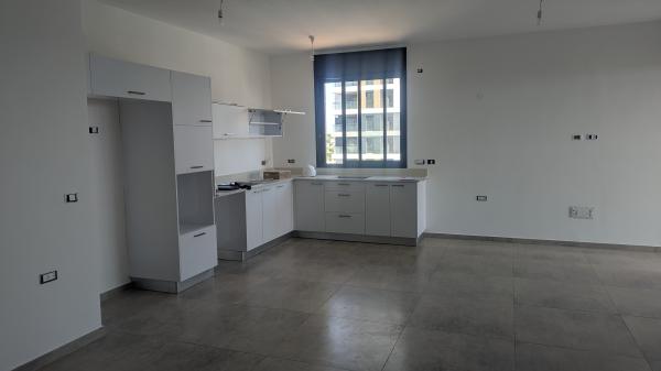 הצנחנים 13, נוה שרת