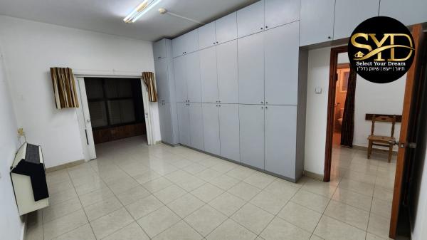 מונטיפיורי 20, מרכז העיר