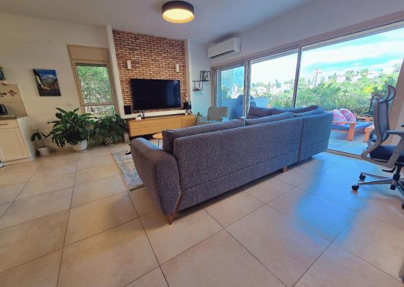 אלכסנדר ינאי, כרמליה