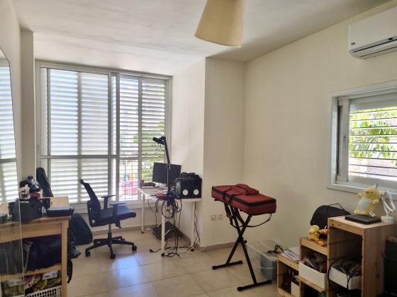 עין גדי 14, ארלוזרוב