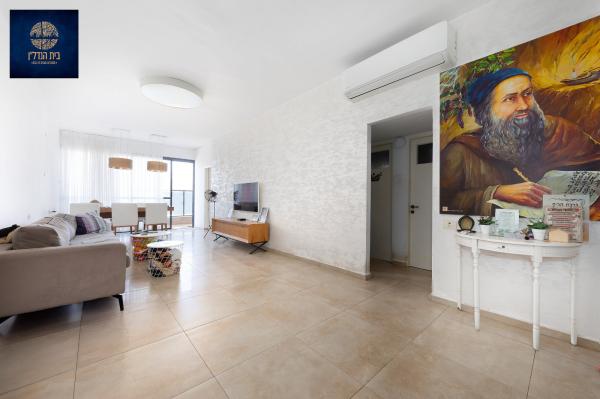 רוטשילד 4, צפון מערב