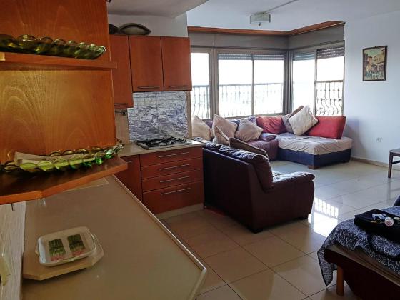 דרך חברון 35, אבו תור