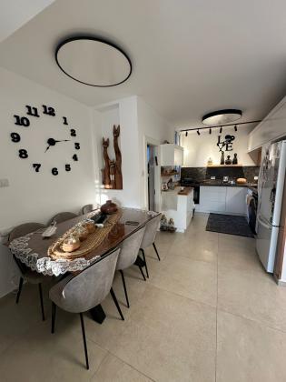 אופירה 32, שכונה ט