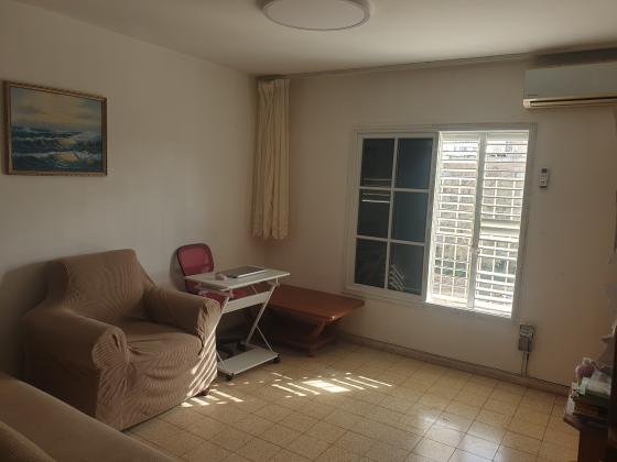 רחבת מילוס 14, שכונה ה