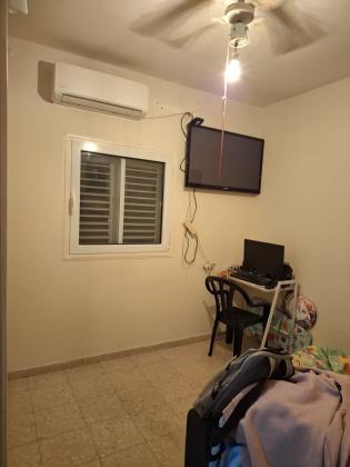 עמוס ירקוני 16, שכונה ו