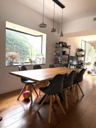 בשכונת אלון