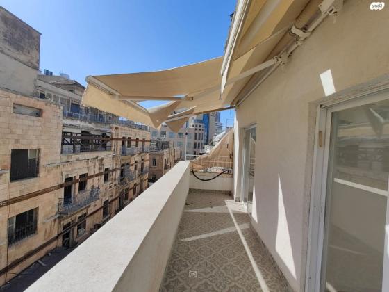 חבצלת 7, מרכז העיר