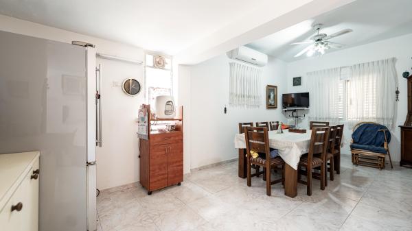 ברנר 11, כצנלסון