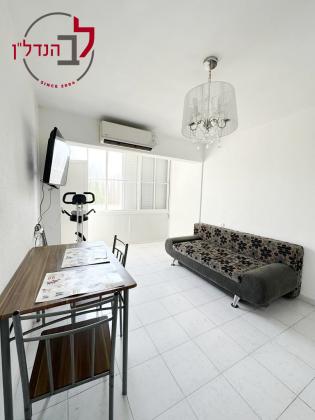 קיבוץ גלויות 8 (רובע ב)