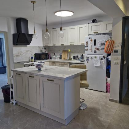 בשכונת קטמון א-ו