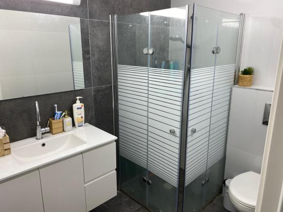 קדרון 6, נווה מנחם