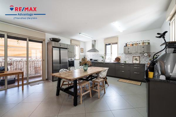 הסנה 1, עג'מי