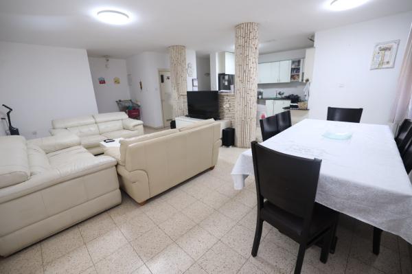 עין גדי 16 (שכונה ט)