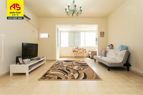 בשכונת כרמל צרפתי