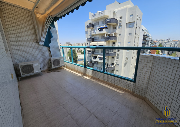 פיק"א, קדמת ראשון