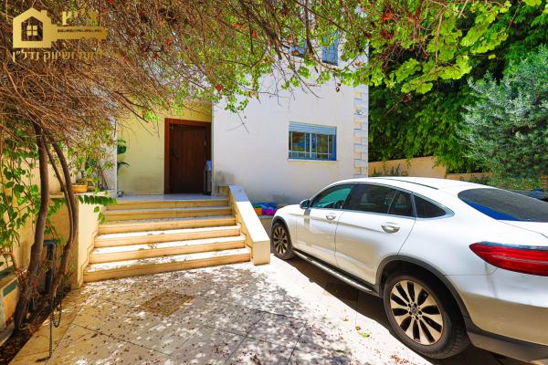 בשכונת שיכון דן