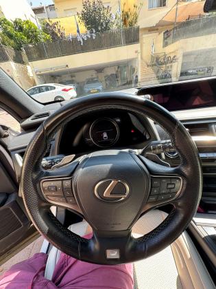 לקסוס IS300h (2021)