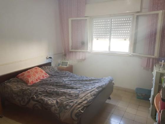 שדרות גייימס דה רוטשילד 14, קרית אליעזר