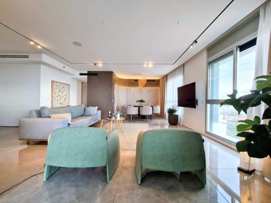 יוסף לפיד 3, נוף הטיילת