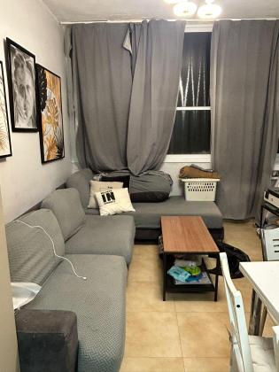 בשכונת הל"ה