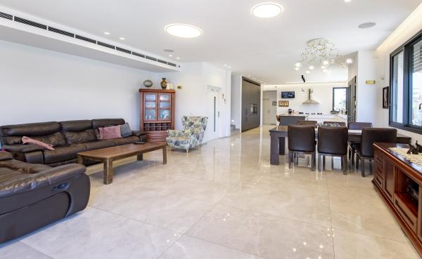 בשכונת הדר גנים