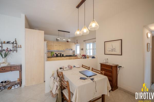 עליית הנוער 14, נחלת יצחק