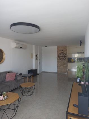 זרובבל 13, מרכז העיר מזרח