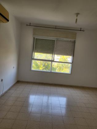 לובלין 49, גני אביב