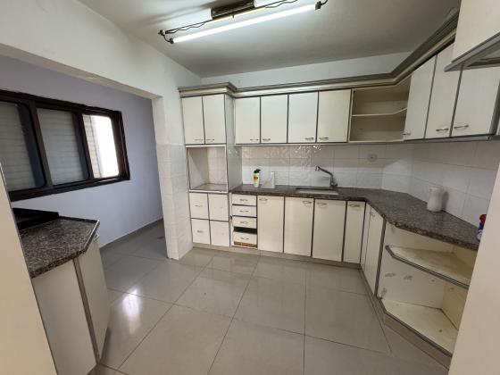 יהדות בריטניה 12, נאות אשקלון