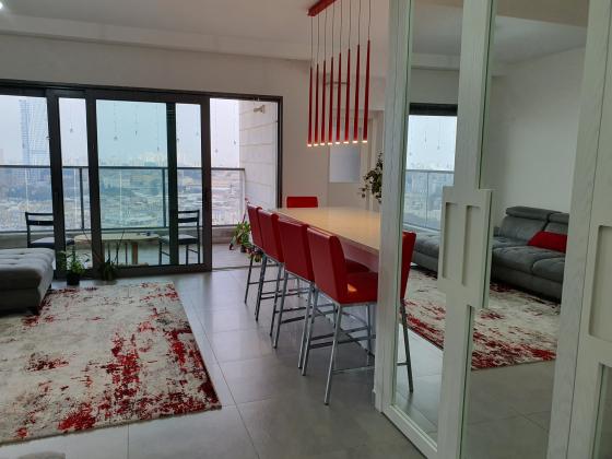 יצחק שדה 8, מתחם גן העיר