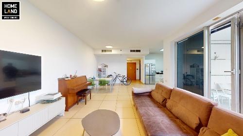 אלוני ניסים 1, פארק צמרת