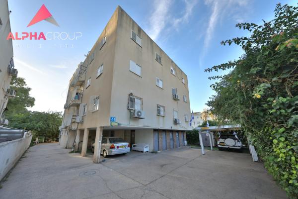 אלכסנדר זייד 51, קרית חיים מזרחית