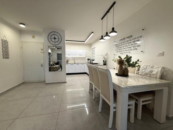 דרך ירושלים 9, הוותיקה