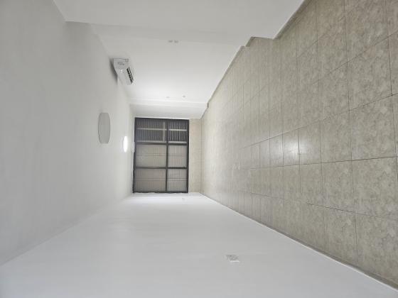 חביבה רייק 11, שיכון ותיקים