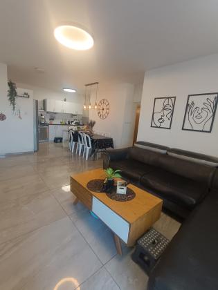 השזיף 8, רמות יצחק