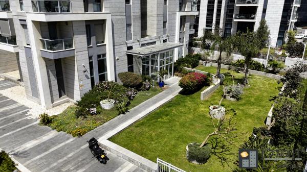 יוחנן הסנדלר 8, פארק הים