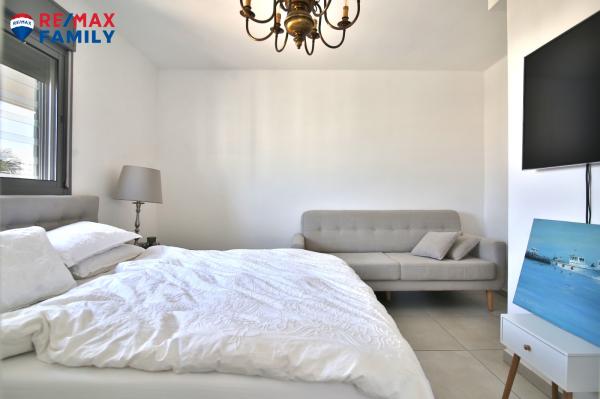 עפרה חזה 14, משכנות אומנים (כורדני)